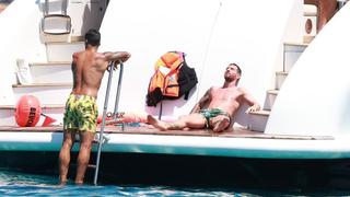 Lionel Messi se relaja en Ibiza antes de enfrentar a Napoli por Champions League | VIDEO