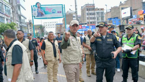 Ministro del Interior, Víctor Torres supervisó despliegue policial en Gamarra.