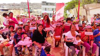 Rinden homenaje a madres de familia de asentamiento humano de discapacitados