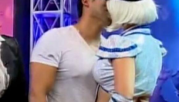 Christian Domínguez y Cindy Marino se besaron en vivo [VIDEO]