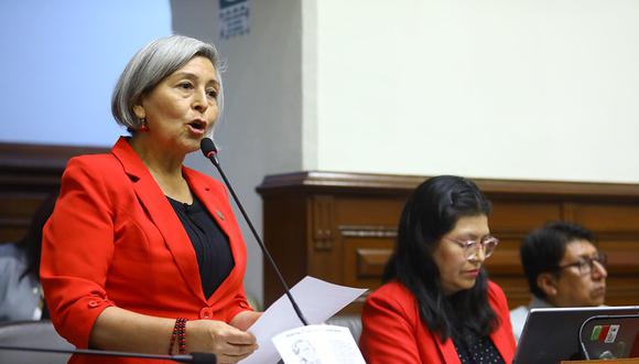 María Agüero, congresista de Perú Libre ya envuelta en escándalos por decir que no le alcanza el sueldo de congresista.