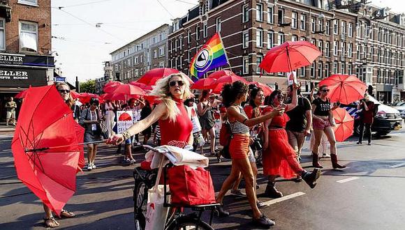 ​Prostitutas toman calles de Holanda para pedir derechos y respeto a su profesión