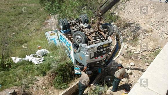 Tacna: Dos muertos deja caída de camión de una altura de siete metros