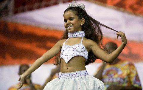Brasil: Justicia autoriza el desfile de niña de siete años en el Carnaval de Río