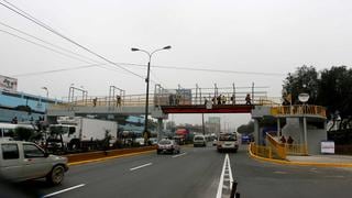 Municipalidad de Lima reabrió puente peatonal en la Carretera Central 