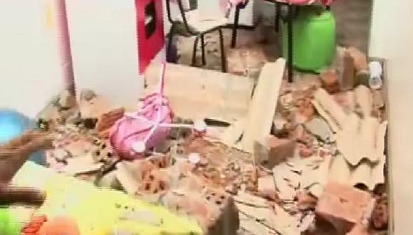 Pared de una construcción cae sobre techo de jardín de niños en Trujillo (VIDEO)