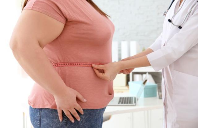 Algunos factores de riesgo en la obesidad mórbida son: ser mayor de 60 años y tener hipertensión arterial. (Foto: Shutterstock)