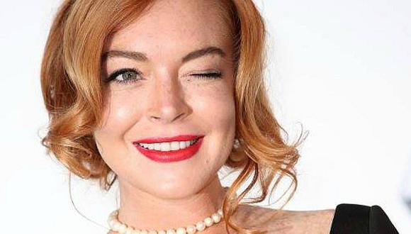  Lindsay Lohan promociona nueva línea de maquillaje