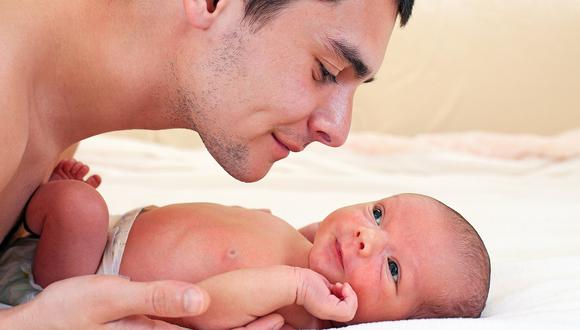 Papás tendrán seis semanas pagadas para estar con sus hijos recién nacidos