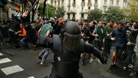 ​España reprime con todo a catalanes y sindicatos llaman a la huelga general (VIDEO)