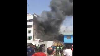 San Martín de Porres: reportan incendio de grandes proporciones en Jr. Mateo Aguilar 