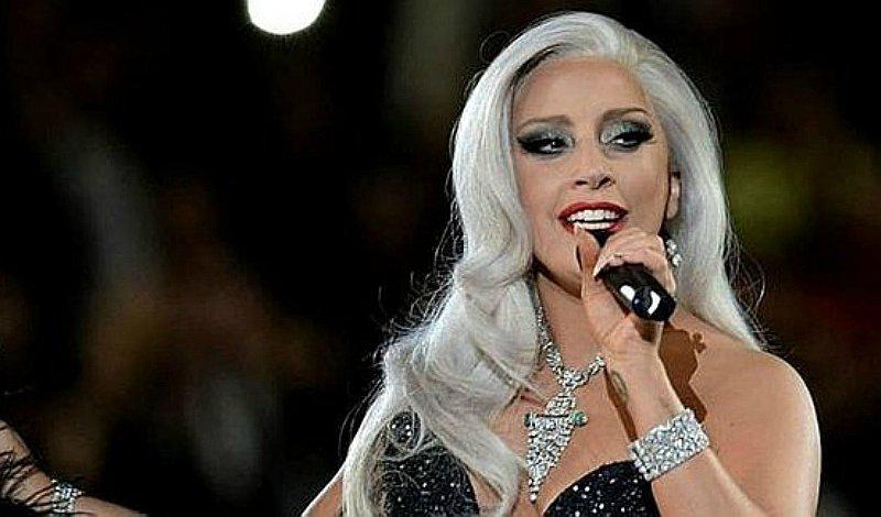 El impresionante peinado de Lady Gaga en la alfombra roja 