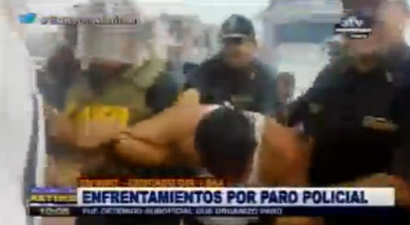 Huelga policial: Detienen a PNP que organizó manifestación en la Plaza Dos de Mayo [VIDEO]