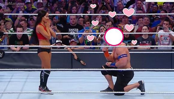 ​John Cena le pide matrimonio a luchadora en el momento menos esperado (VIDEO)