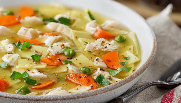 Para poder combatir el frío que vendrán en estos días, no hay nada mejor que consumir una rica sopa caliente. (Foto: iStock)