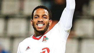 Jefferson Farfán comparte en redes tierna foto de su infancia