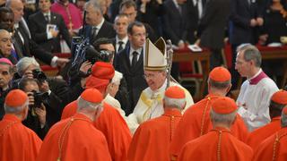 Arzobispo acusa al papa Francisco de ser hincha de River Plate “que nunca ha ganado nada”