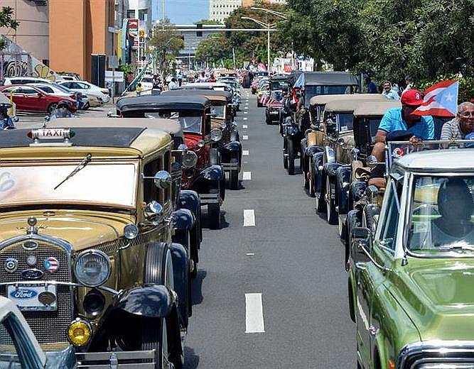 Guinness: tratarán otra vez de romper récord de autos en movimiento 