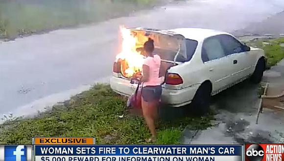 ​YouTube: Quiso vengarse quemando auto de su ex pero no esperaba que le pase esto