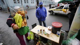 Lima anuncia operativos para retirar ambulantes cerca de hospitales