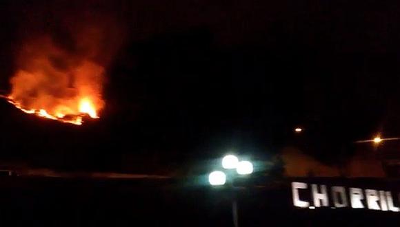 Chorrillos: incendio se registra frente a la Costa Verde (VIDEO)