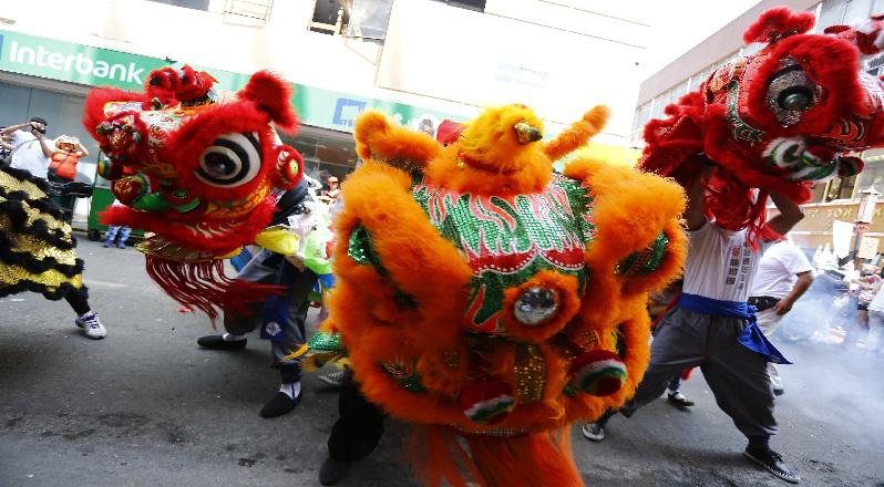 Año del Mono: Así lo celebraron en la calle Capón del Barrio Chino [FOTOS]