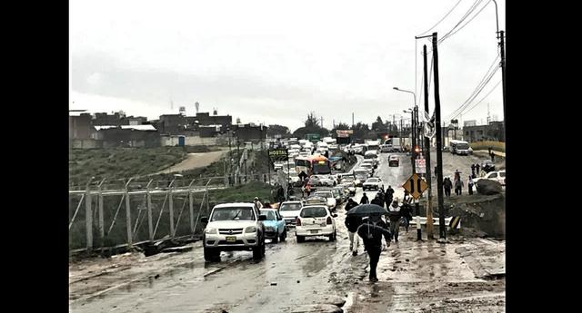 Arequipa: Choferes y peatones sufrieron para llegar a sus destinos