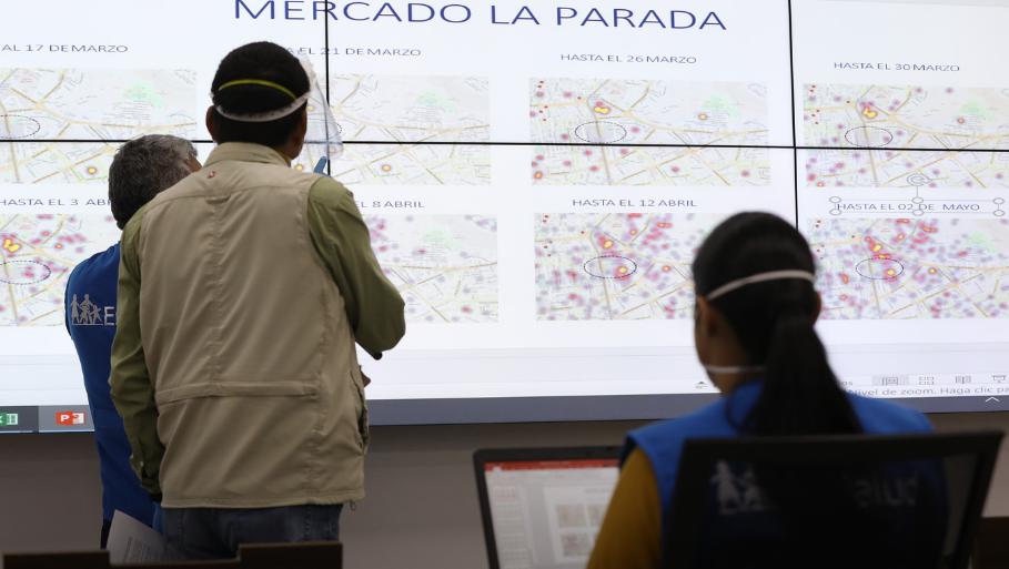 Los resultados que ha brindado el aplicativo en las últimas semanas han servido para crear estrategias que ayuden a mitigar el avance del nuevo coronavirus en el Perú, sobre todo, en los centros de abastos o mercados populares. (Foto EsSalud)