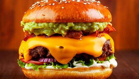 Para no creer: Mesero pide escupir hamburguesa de cliente ( FOTOS) 
