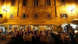 Restaurante italiano hace descuento de la cuenta por "niños educados" 