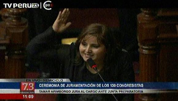 Tamar Arimborgo: Congresista juramenta por indulto a Fujimori y es pifiada [VIDEO]