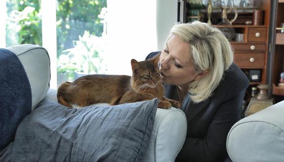 Marine Le Pen, candidata presidencial en Francia, ama a los gatos desde hace mucho, no es por pose de campaña.
