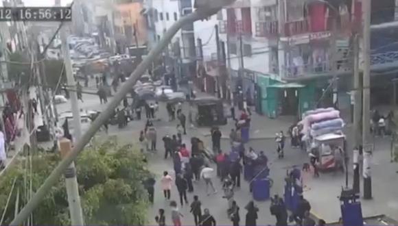Limeños alarmados durante el sismo de magnitud 5,5 reportado en Chilca, pero que fue sentido en la capital del Perú. (Captura: Latina)