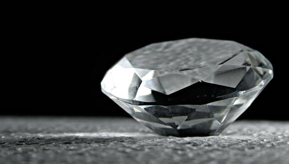 India: descubren 2 mil diamantes en el estómago de un hombre