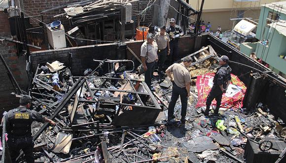 Santa Anita: Dos hermanitos mueren tras incendiarse su casa   