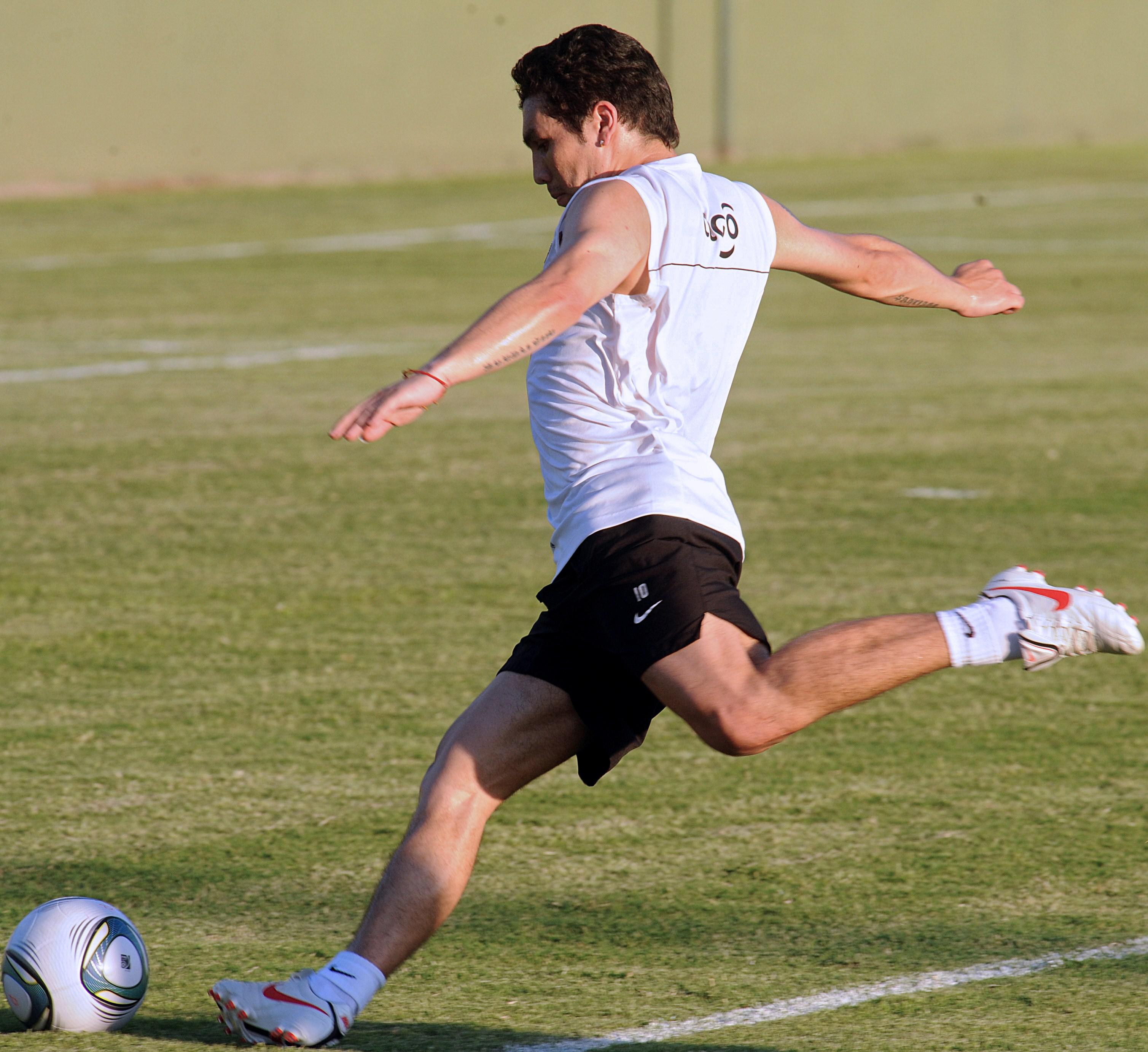 Salvador Cabañas vuelve al fútbol y entrena con Libertad de Paraguay