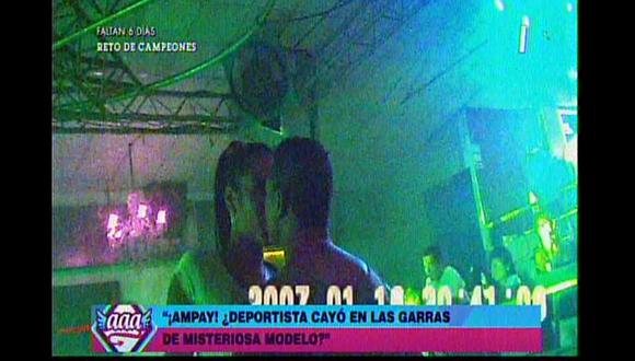 Jonathan Maicelo coquetea y se besa de lo lindo con modelo en discoteca [VIDEO]