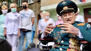 Veterano de 102 años de la Segunda Guerra Mundial venció con el Ejército Rojo a nazis y ahora al COVID-19