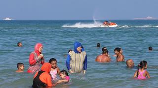 Naciones Unidas urgen levantar la restricción al burkini en Francia 