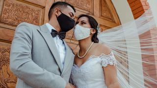 Realizan la primera boda religiosa del país en medio de la pandemia en Nuevo Chimbote