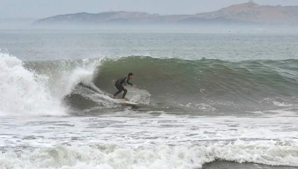 Pancho Cavero sorprende a fans con sus habilidades con la tabla de surf [FOTOS] 