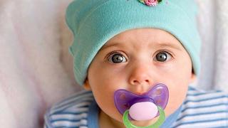 ¡AYUDA! ¿El uso de chupón en un bebé es malo?