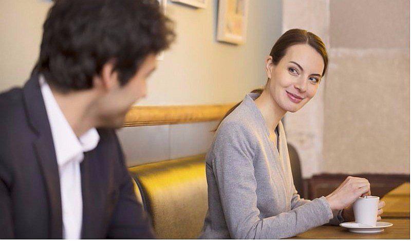 Excusas que usan los hombres para hablarte cuando les gustas