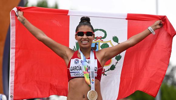 Kimberly García se proclamó este viernes campeona del mundo en los 35 kilómetros. (Foto: AFP)