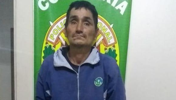 Arequipa: El vendedor de golosinas Enderson Tananta Nolorbe (47) asesinó de una puñalada en el pecho a Joseph Roberto Morales Balda (21), quien, supuestamente, lo agredía y robaba sus ganancias.