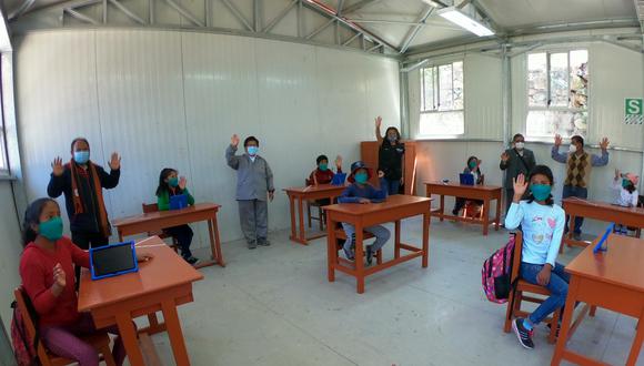 Arequipa:  escuelas cuentan con equipos para el lavado de manos; mientras que los docentes y estudiantes acuden al local escolar con mascarillas y respetando la distancia social. (Foto: Minedu)
