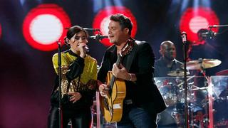 Festival Viña del Mar: Alejandro Sanz canta junto a chilena pero ella olvida la letra [VIDEO]