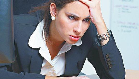 Largas jornadas laborales causan depresión en mujeres