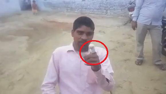 Hombre se corta un dedo por equivocarse al votar (VIDEO)