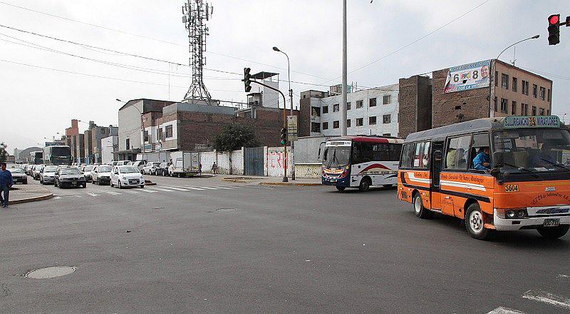 La Victoria: Sujetos con armas balean a tío y sobrino que bebían en cantina